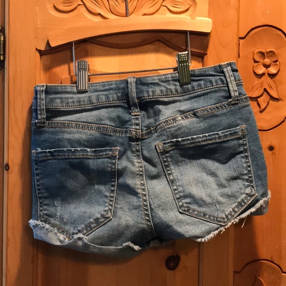 Mudd Low-Rise Short - Picture 2 of 3